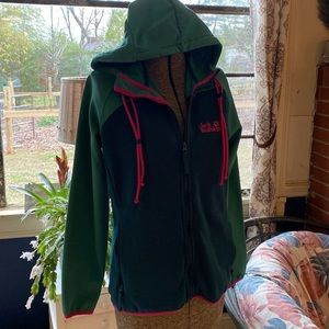 Jack Wolfskin zip up sweatshirt
